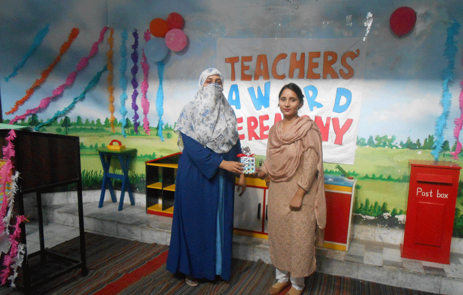 teacher-award-ceremony-3